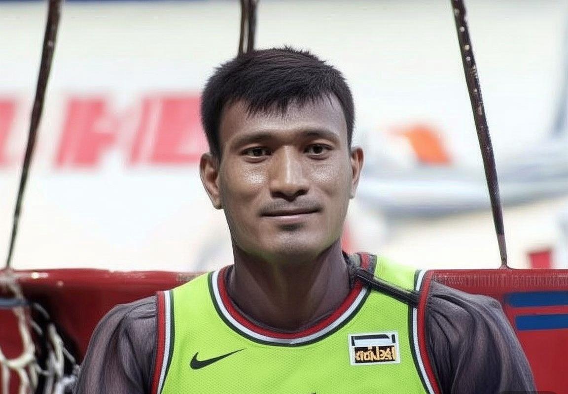 哈登29分助快船力克火箭，莱昂纳德41分统治攻防，西部排名再稳固